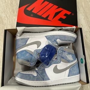 NEW AIR JORDAN 1 retro high OG HYPER ROYAL